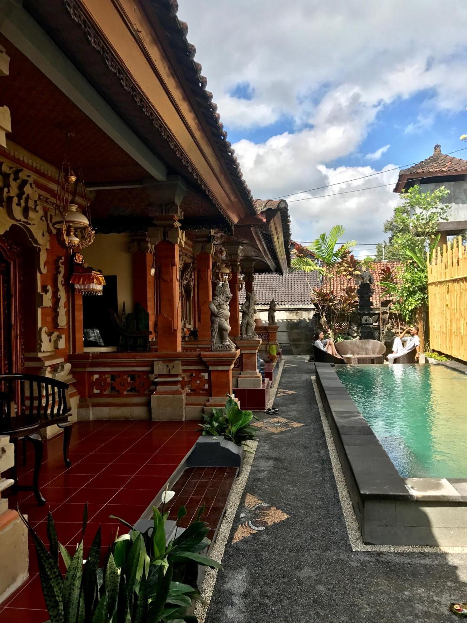 Inn Between Ubud Buitenkant foto